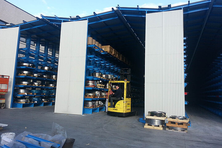 cantilever racking with roof