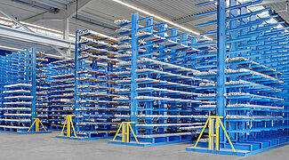 [Translate "Switzerland (FR)"] Rayonnage cantilever, stockage d'acier