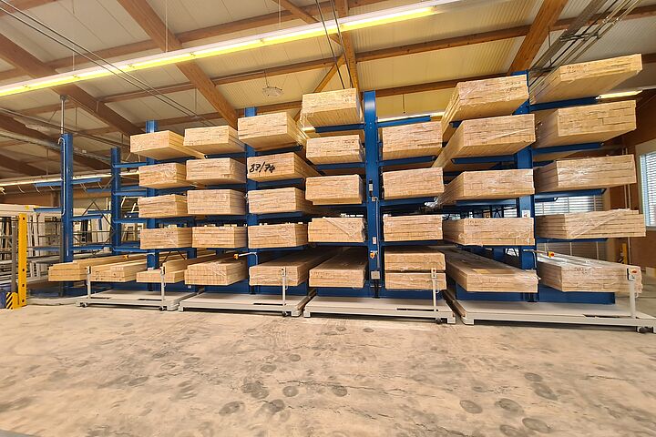 mobile cantilever racking system