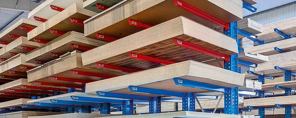 [Translate "Switzerland (FR)"] Rayonnage cantilever pour le stockage du bois