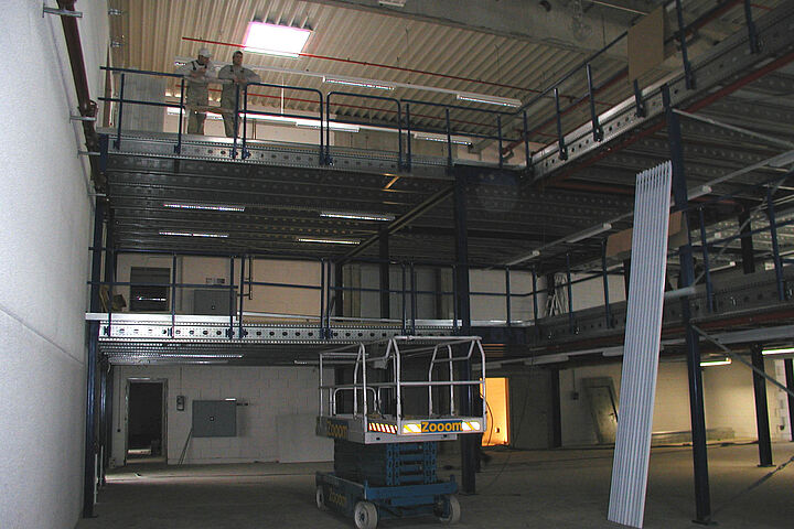mezzanine floor for heavy loads, storage platform