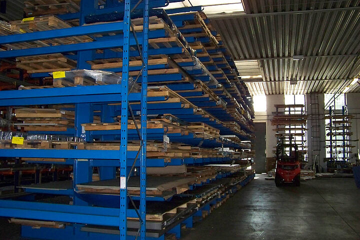 cantilever racking and pallet racking