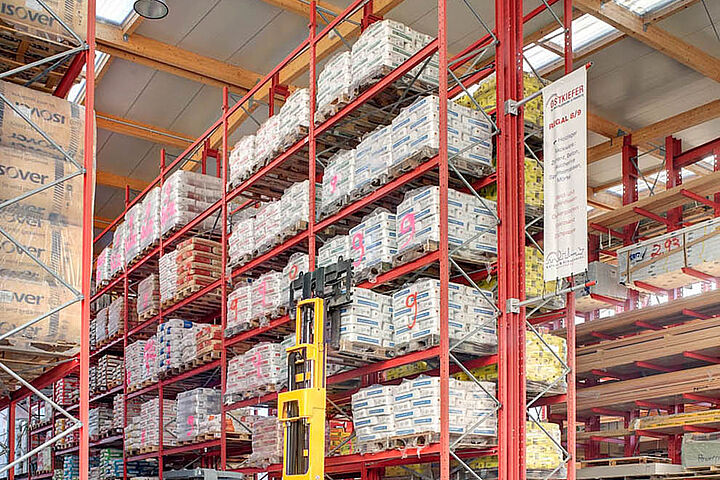 pallet racking warehouse
