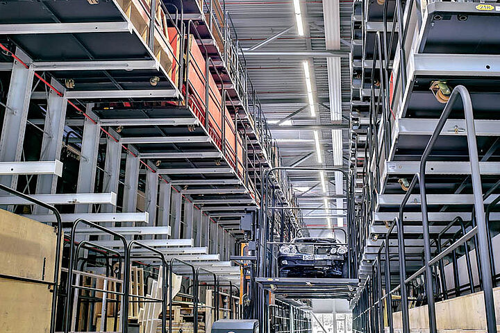 mobile racking systems for scenery storage and long loads